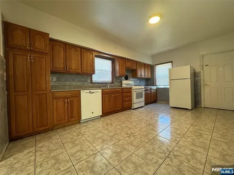 444 Ridge Road Lyndhurst NJ 07071