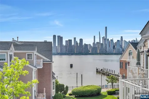 451 Albany Court West New York NJ 07093