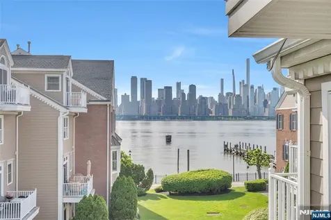 451 Albany Court West New York NJ 07093