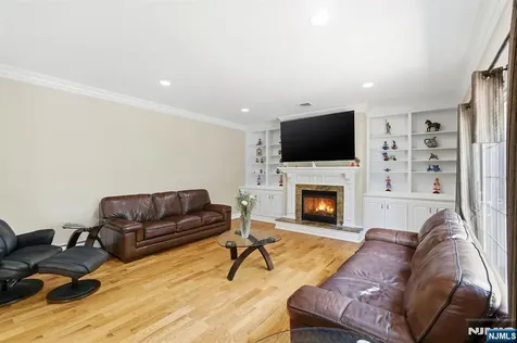 42 Spring Valley Road Montvale NJ 07645