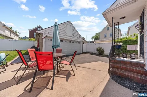 23 Homcy Place Clifton NJ 07011