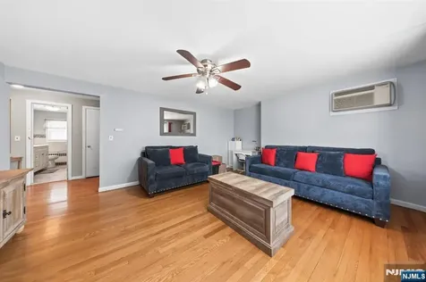 23 Homcy Place Clifton NJ 07011