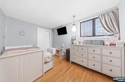 23 Homcy Place Clifton NJ 07011