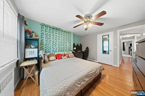 23 Homcy Place Clifton NJ 07011