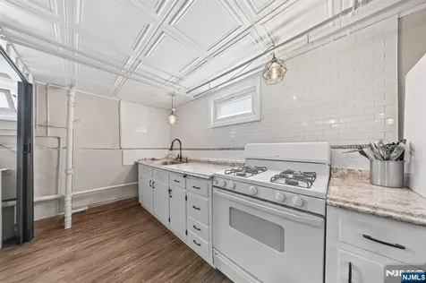 23 Homcy Place Clifton NJ 07011