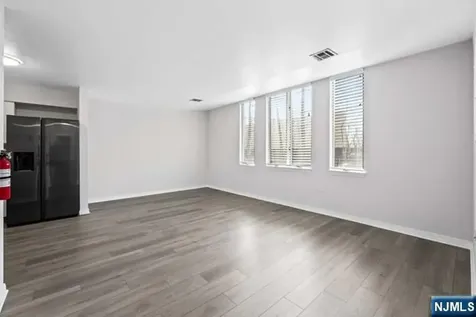 310 Passaic Harrison NJ 07029