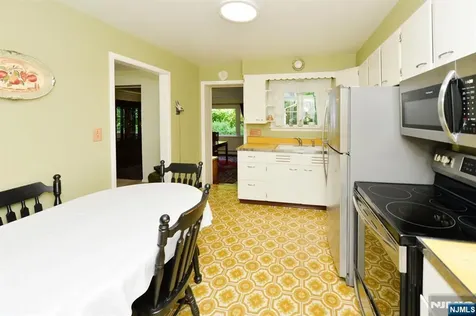 51 Charwalt Drive Hawthorne NJ 07506