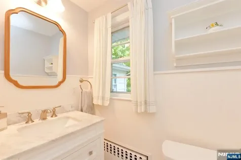 51 Charwalt Drive Hawthorne NJ 07506