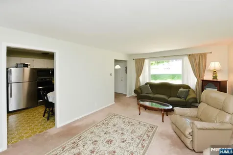 51 Charwalt Drive Hawthorne NJ 07506