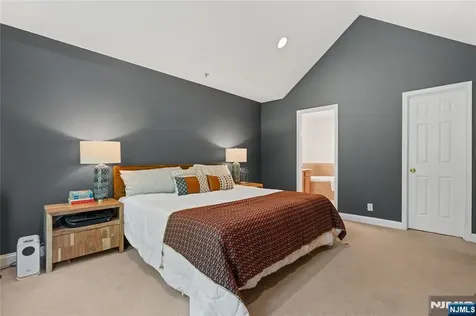 162 Blue Heron Drive Secaucus NJ 07094