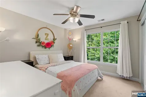 162 Blue Heron Drive Secaucus NJ 07094