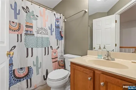 162 Blue Heron Drive Secaucus NJ 07094