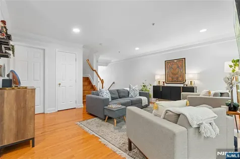 162 Blue Heron Drive Secaucus NJ 07094