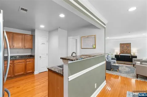 162 Blue Heron Drive Secaucus NJ 07094