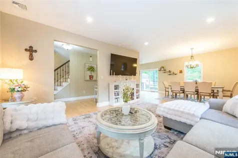 88 Mathews Avenue Riverdale Borough NJ 07457