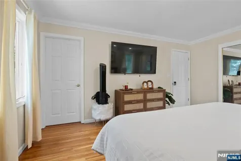15 Robby Road Little Ferry NJ 07643