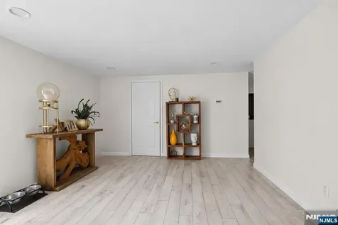 15 Robby Road Little Ferry NJ 07643