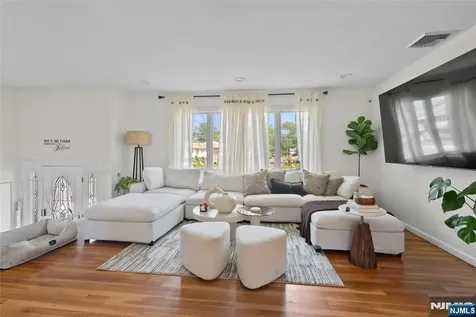 15 Robby Road Little Ferry NJ 07643
