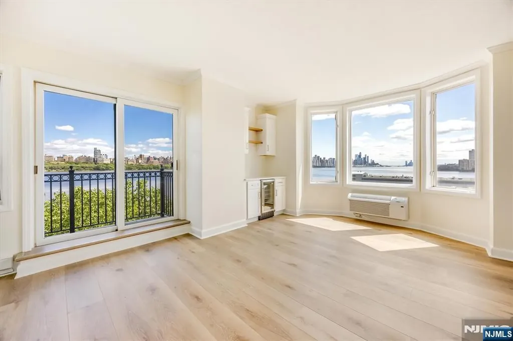 6315 City Place Edgewater NJ 07020