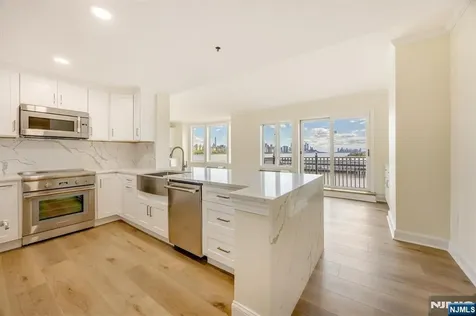6315 City Place Edgewater NJ 07020