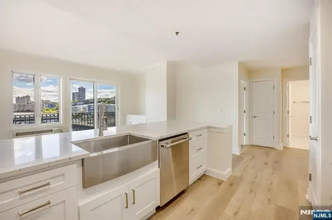 6315 City Place Edgewater NJ 07020