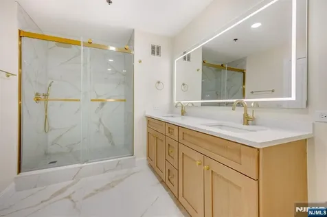 6315 City Place Edgewater NJ 07020