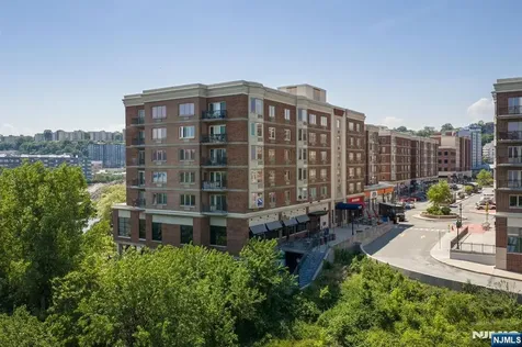 6315 City Place Edgewater NJ 07020