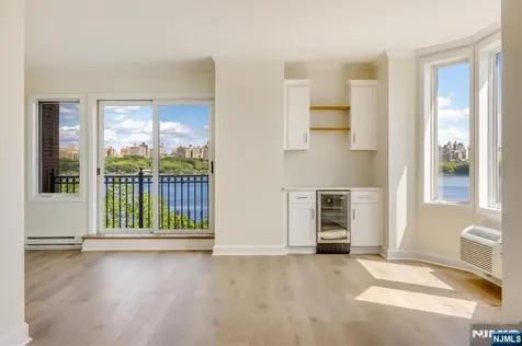 6315 City Place Edgewater NJ 07020
