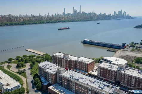 6315 City Place Edgewater NJ 07020