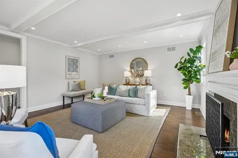 11 Mount Vernon Road Montclair NJ 07043