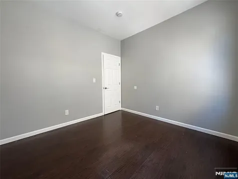 119-121 End Avenue Newark NJ 07106