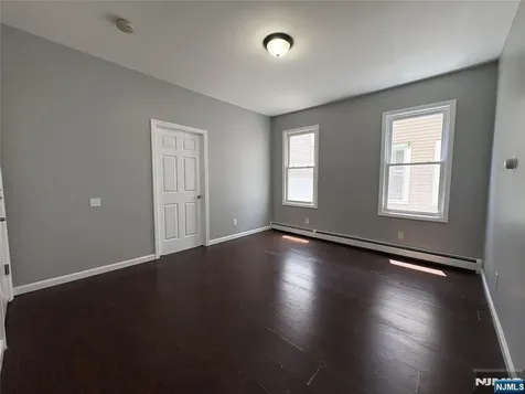 119-121 End Avenue Newark NJ 07106