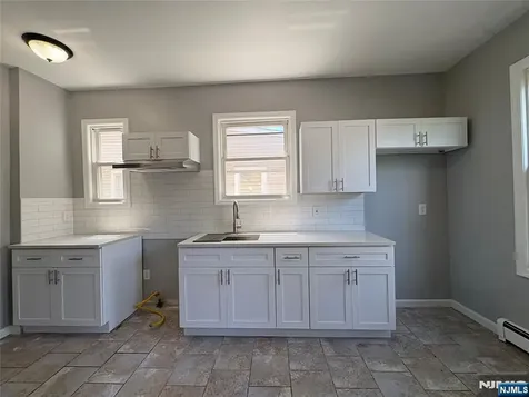 119-121 End Avenue Newark NJ 07106