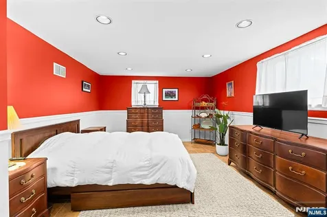 226 Mulberry Place Ridgewood NJ 07450