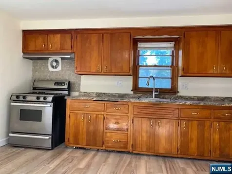 175 Delafield Avenue Lyndhurst NJ 07071