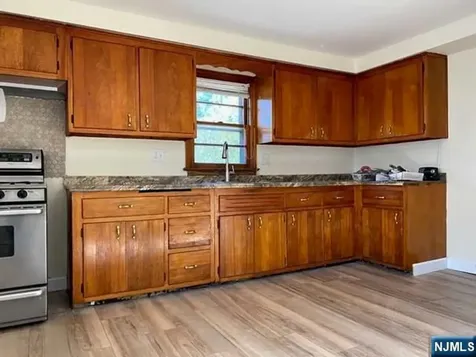 175 Delafield Avenue Lyndhurst NJ 07071