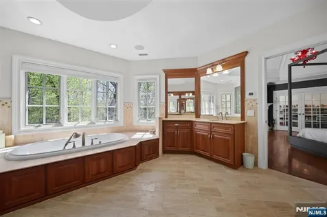 713 Bellaire Drive Demarest NJ 07627