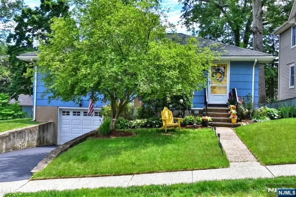 90 Grove Street Waldwick NJ 07463
