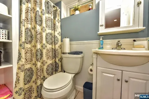 90 Grove Street Waldwick NJ 07463