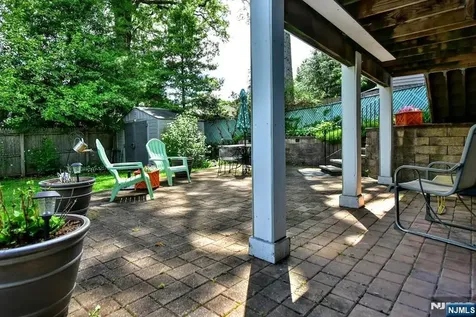 90 Grove Street Waldwick NJ 07463