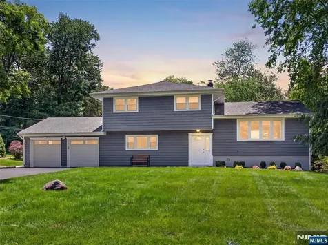 7 Willow Brook Road Hillsdale NJ 07642