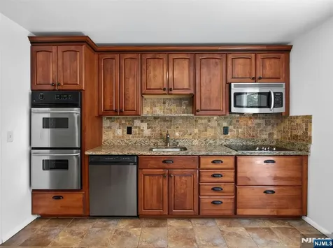 7 Willow Brook Road Hillsdale NJ 07642