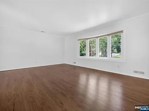 7 Willow Brook Road Hillsdale NJ 07642