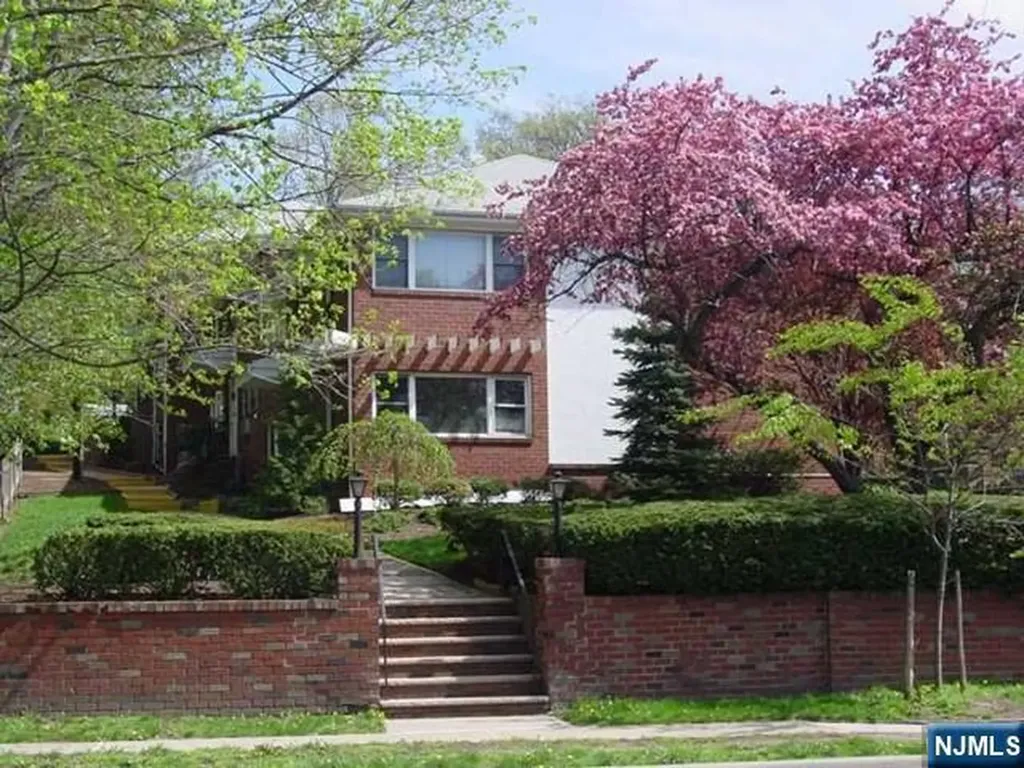 431 Grand Avenue Leonia NJ 07605