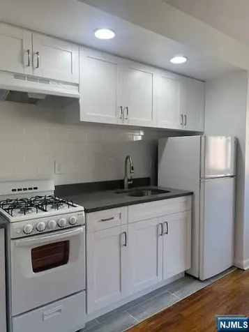 431 Grand Avenue Leonia NJ 07605
