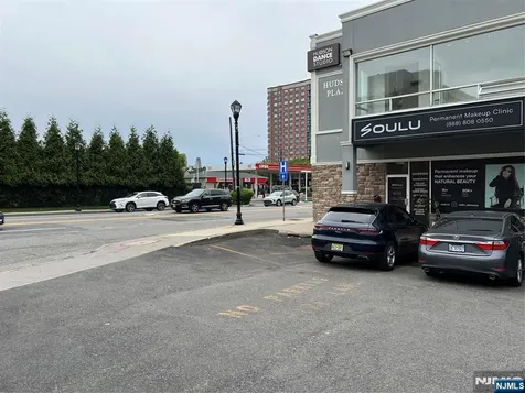 986 River Edgewater NJ 07020