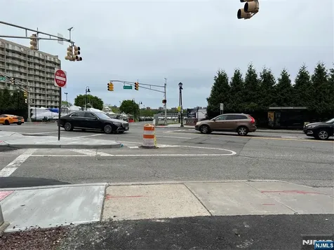 986 River Edgewater NJ 07020