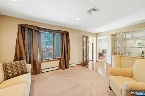 45 W Oldis Street Rochelle Park NJ 07662