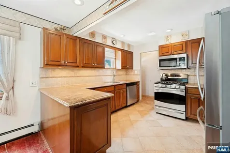45 W Oldis Street Rochelle Park NJ 07662