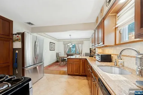 45 W Oldis Street Rochelle Park NJ 07662